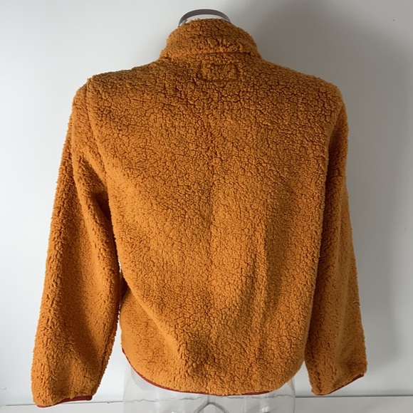 Universal Thread - Picture 3 of 4